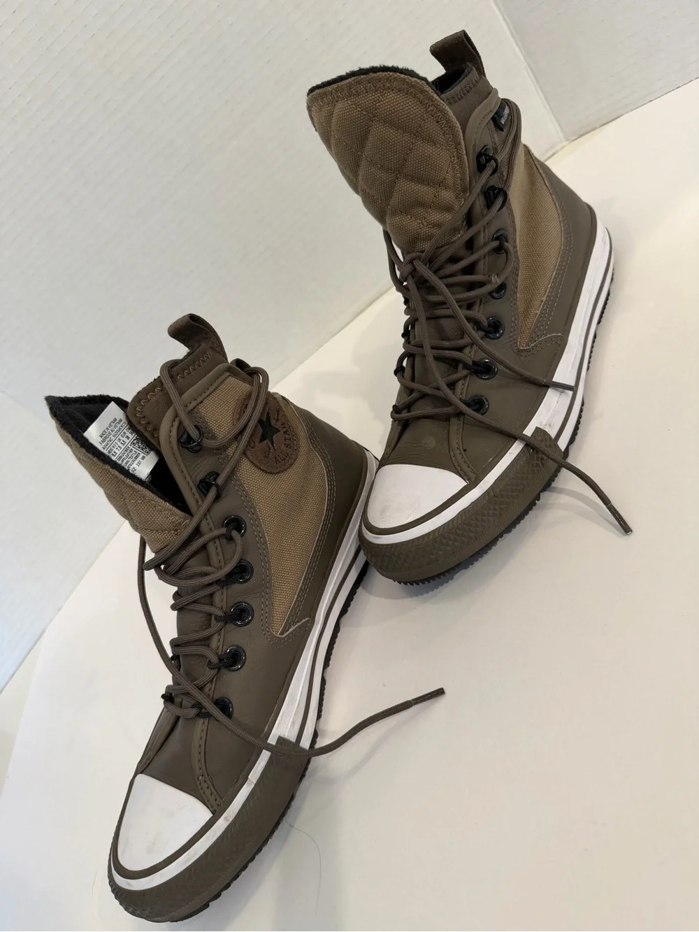 Converse high top Casual Sneakers in Olive Brown. Waterproof 7.5 - Picture 3 of 4